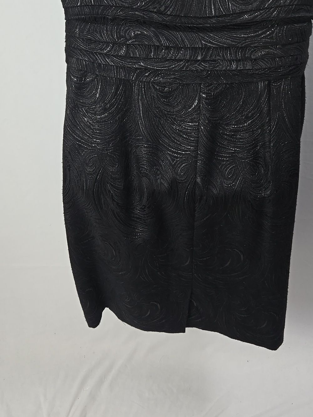 TAHARI Black Crystal Embellished Sleeveless Cocktail Dress Sz 12 Midi Formal - Picture 6 of 9